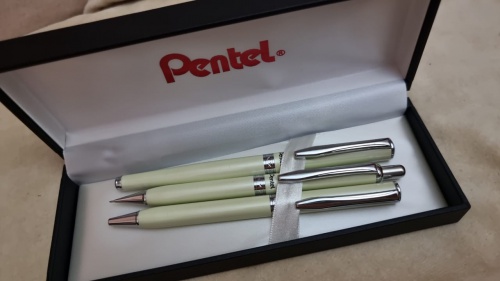 ست Pentel سه عددی خودکار و خودنویس و اتود در حد نو